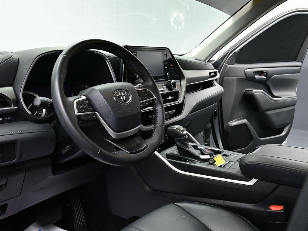used 2022 Toyota Highlander car, priced at $36,000