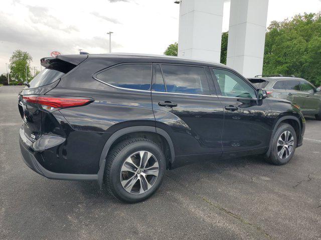 used 2022 Toyota Highlander car, priced at $35,972