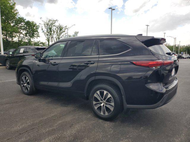 used 2022 Toyota Highlander car, priced at $35,972
