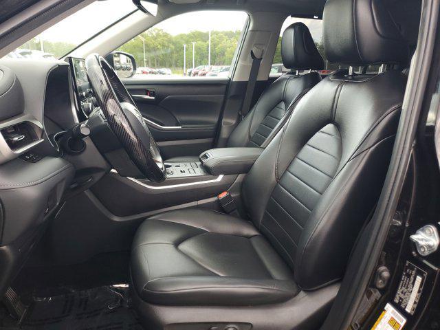 used 2022 Toyota Highlander car, priced at $35,972
