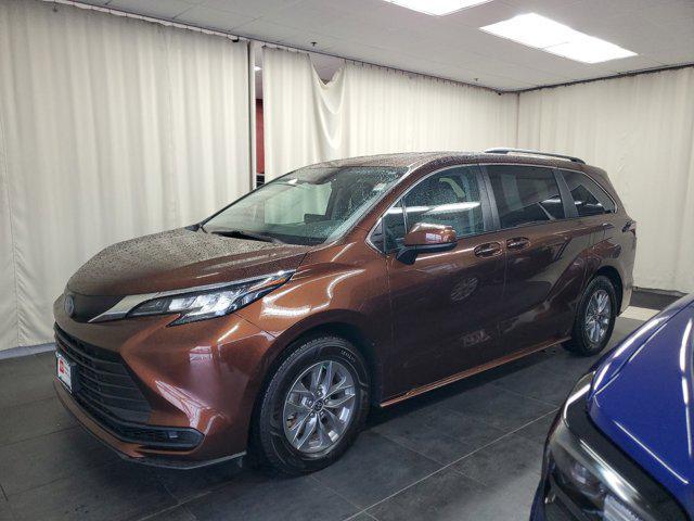 used 2022 Toyota Sienna car, priced at $39,872