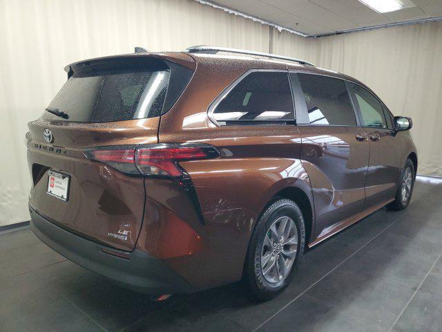 used 2022 Toyota Sienna car, priced at $39,872