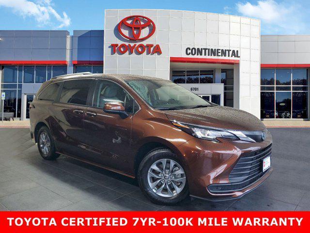 used 2022 Toyota Sienna car, priced at $39,872