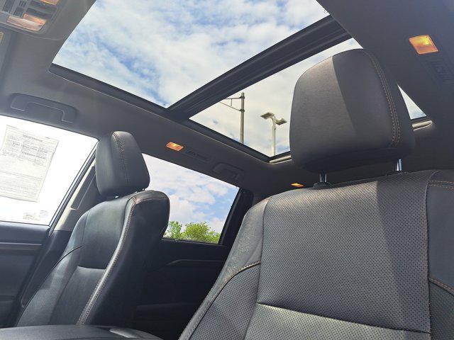 used 2014 Toyota Highlander car, priced at $16,998