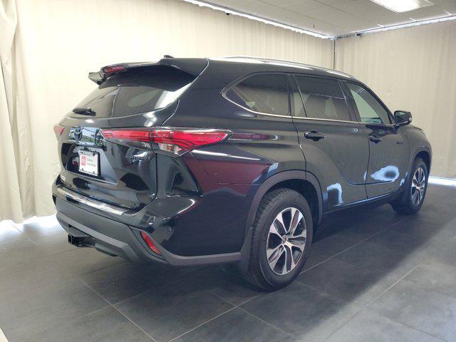 used 2021 Toyota Highlander Hybrid car, priced at $38,989