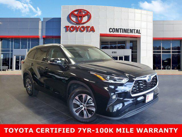 used 2021 Toyota Highlander Hybrid car, priced at $38,989