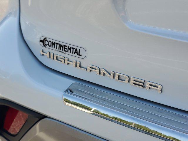 used 2025 Toyota Highlander Hybrid car, priced at $55,417