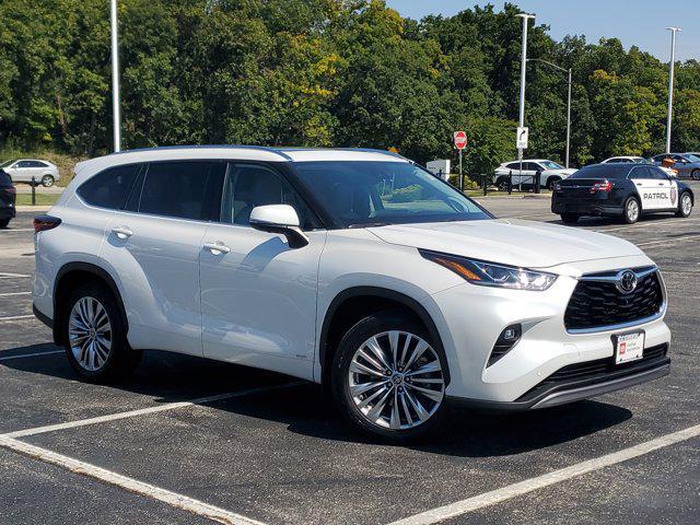 used 2025 Toyota Highlander Hybrid car, priced at $55,417