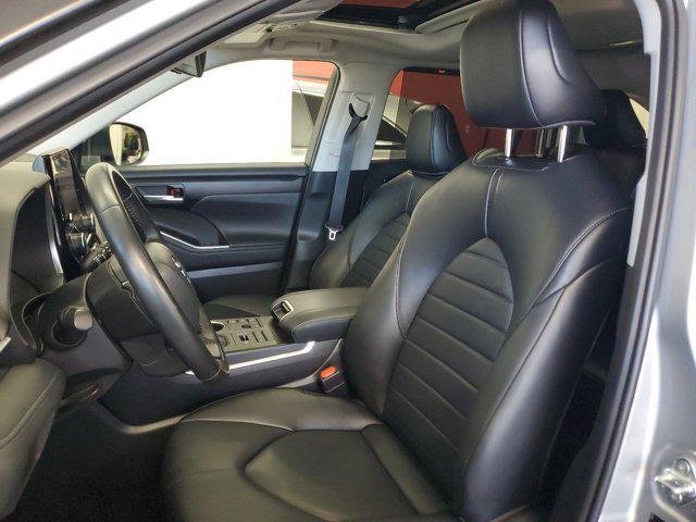 used 2023 Toyota Highlander car, priced at $41,998