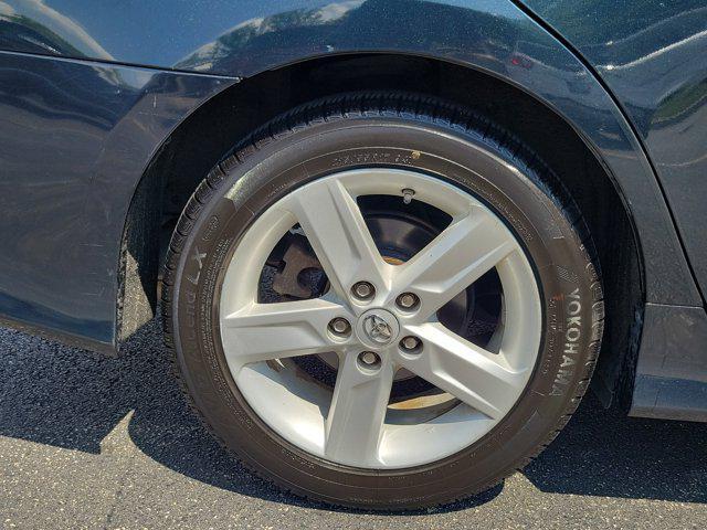 used 2014 Toyota Camry Hybrid car, priced at $12,965