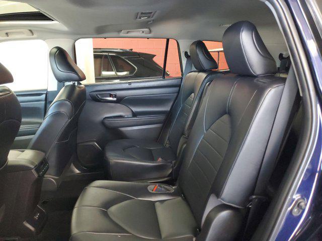 used 2022 Toyota Highlander car, priced at $38,927