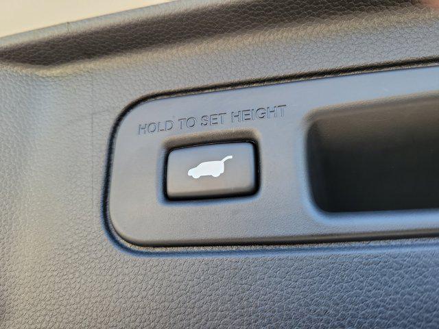 used 2025 Honda Pilot car, priced at $38,991