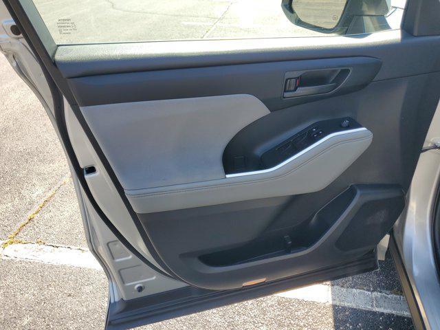 used 2024 Toyota Highlander Hybrid car, priced at $41,988
