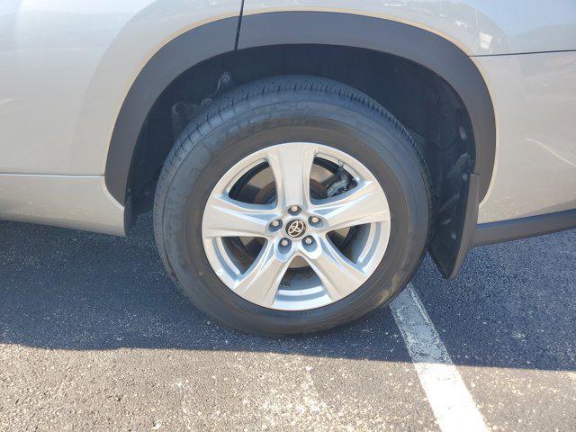 used 2024 Toyota Highlander Hybrid car, priced at $41,988