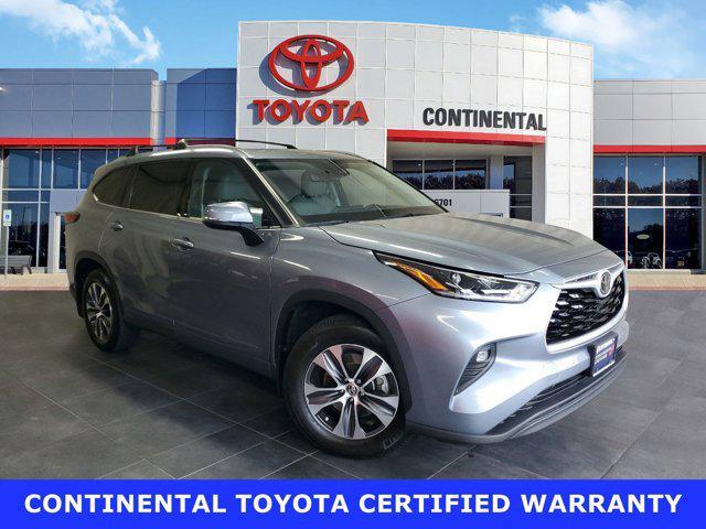 used 2021 Toyota Highlander car, priced at $38,541