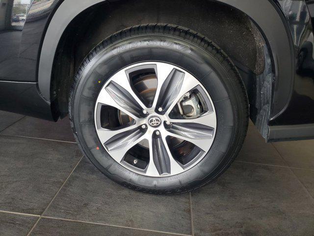 used 2024 Toyota Highlander car, priced at $42,889