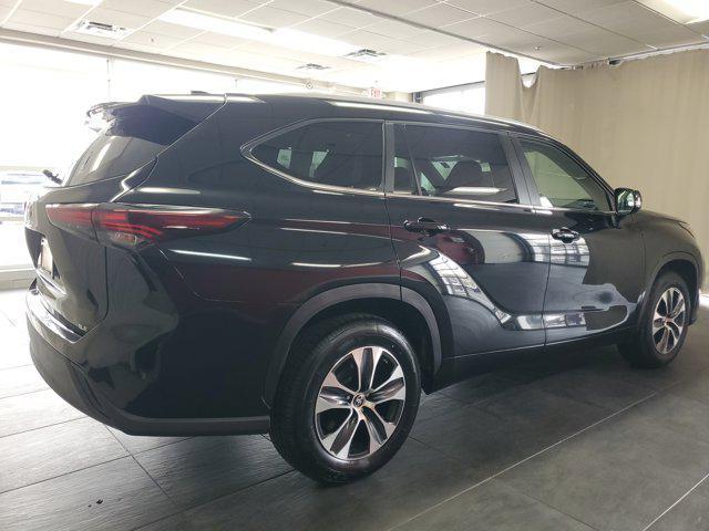 used 2024 Toyota Highlander car, priced at $42,889
