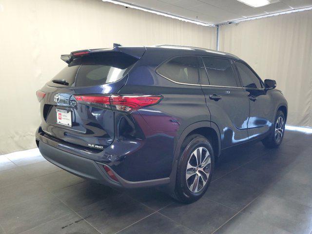 used 2021 Toyota Highlander car, priced at $39,525