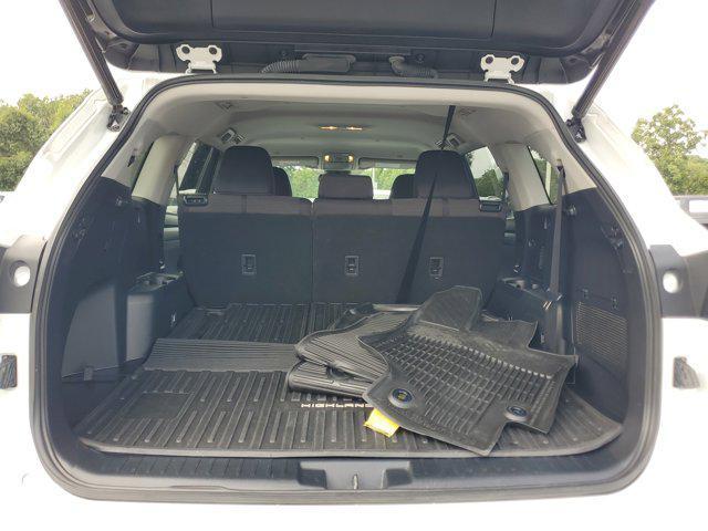 used 2023 Toyota Highlander car, priced at $32,993