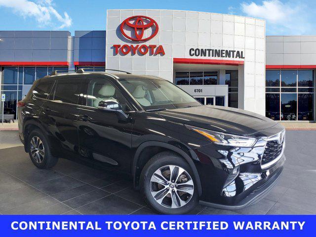 used 2021 Toyota Highlander car, priced at $36,525