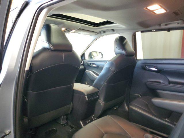 used 2021 Toyota Highlander car, priced at $39,588