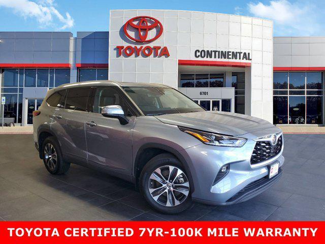 used 2021 Toyota Highlander car, priced at $39,588