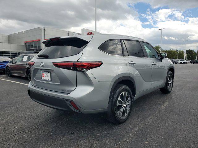 used 2023 Toyota Highlander car, priced at $42,514