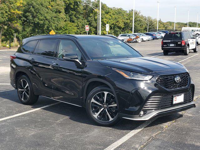 used 2022 Toyota Highlander car, priced at $29,998