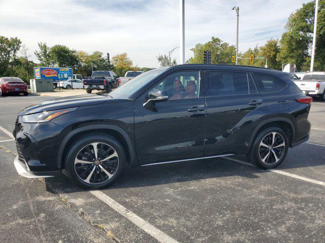 used 2022 Toyota Highlander car, priced at $29,998