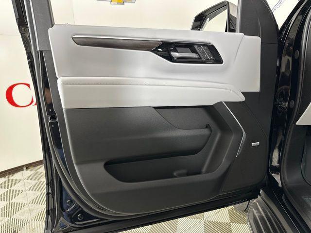 new 2025 Chevrolet Tahoe car, priced at $74,590