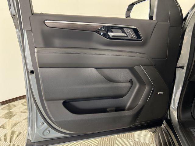 new 2025 Chevrolet Tahoe car, priced at $70,280