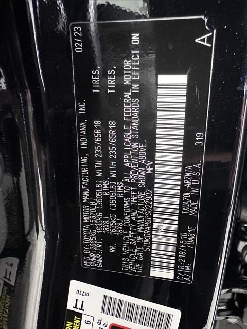 used 2023 Toyota Highlander car, priced at $33,275