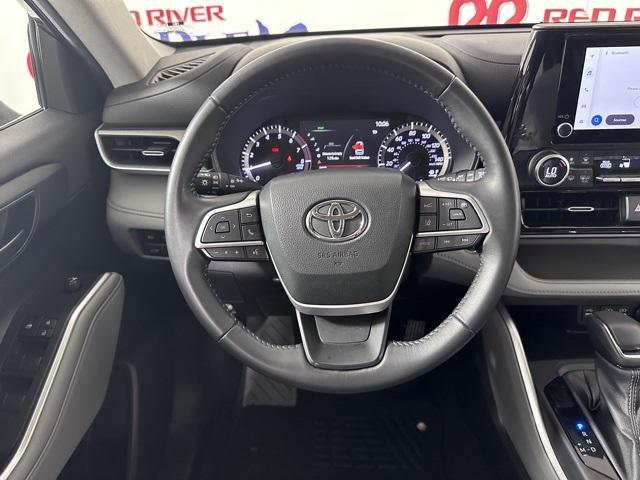 used 2023 Toyota Highlander car, priced at $33,275