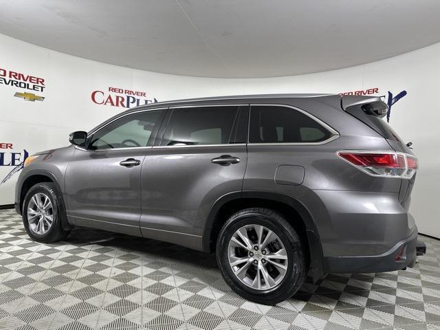 used 2014 Toyota Highlander car, priced at $15,647