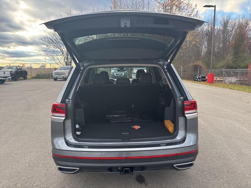 new 2025 Volkswagen Atlas car, priced at $43,899