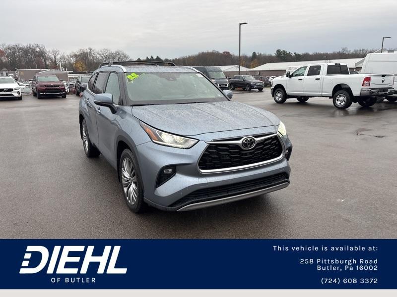 used 2022 Toyota Highlander car, priced at $41,471