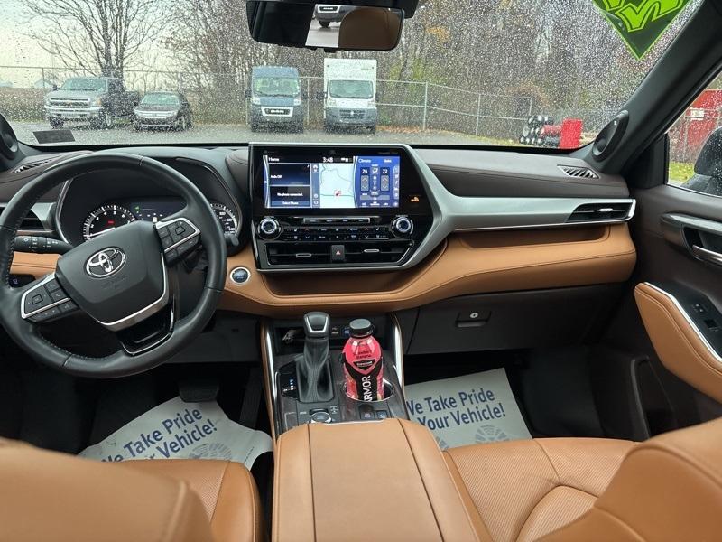 used 2022 Toyota Highlander car, priced at $41,471