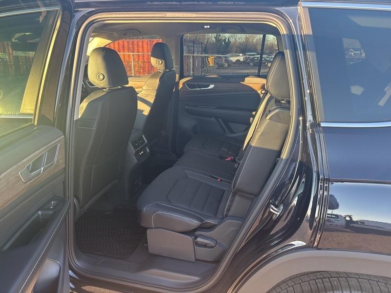 new 2025 Volkswagen Atlas car, priced at $47,999