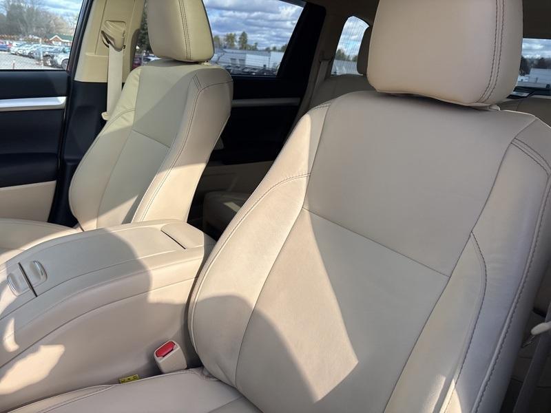 used 2019 Toyota Highlander car, priced at $28,271