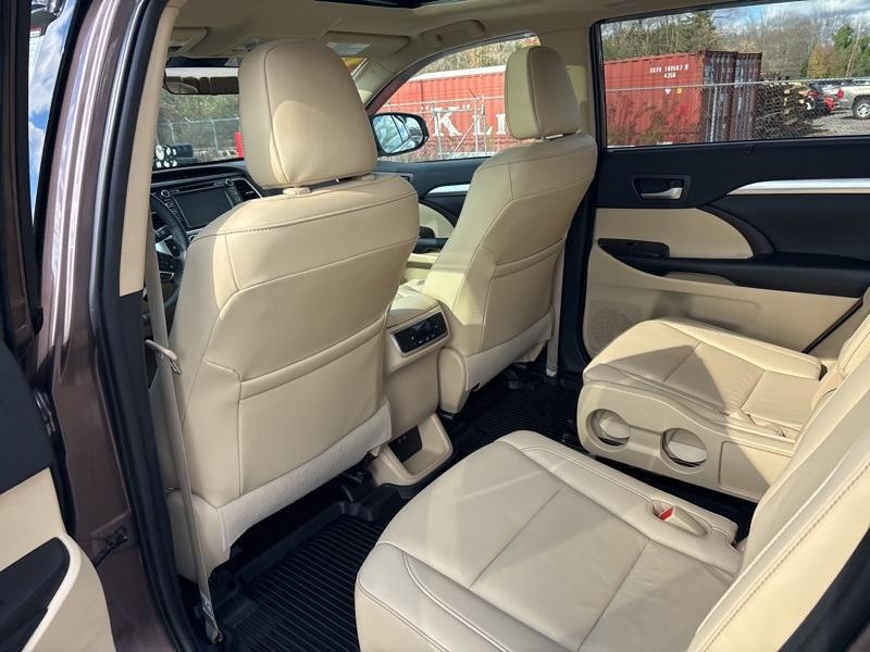 used 2019 Toyota Highlander car, priced at $28,271