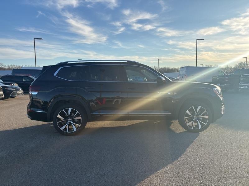 new 2025 Volkswagen Atlas car, priced at $52,299