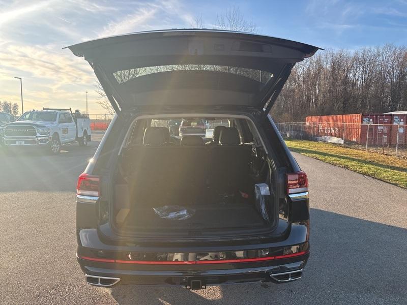 new 2025 Volkswagen Atlas car, priced at $52,299