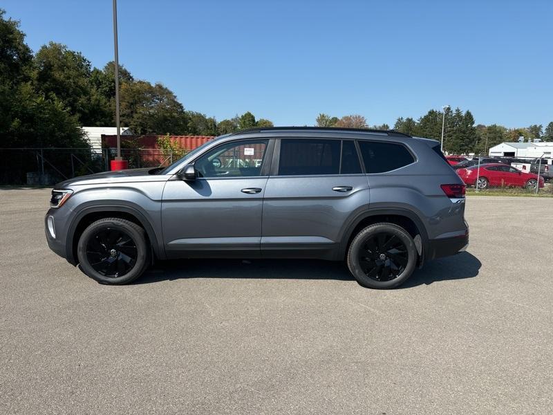 new 2024 Volkswagen Atlas car, priced at $42,099