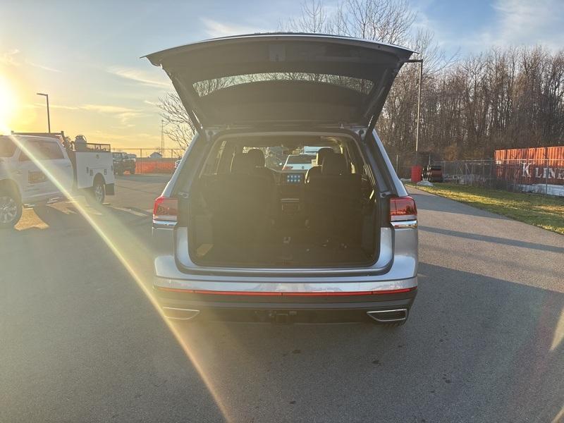 new 2025 Volkswagen Atlas car, priced at $44,999