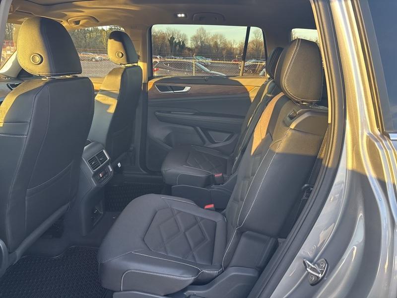 new 2025 Volkswagen Atlas car, priced at $44,999