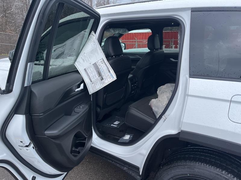 new 2025 Jeep Grand Cherokee car, priced at $41,831