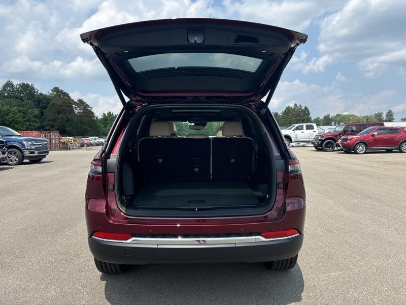 new 2024 Jeep Grand Cherokee car, priced at $45,112