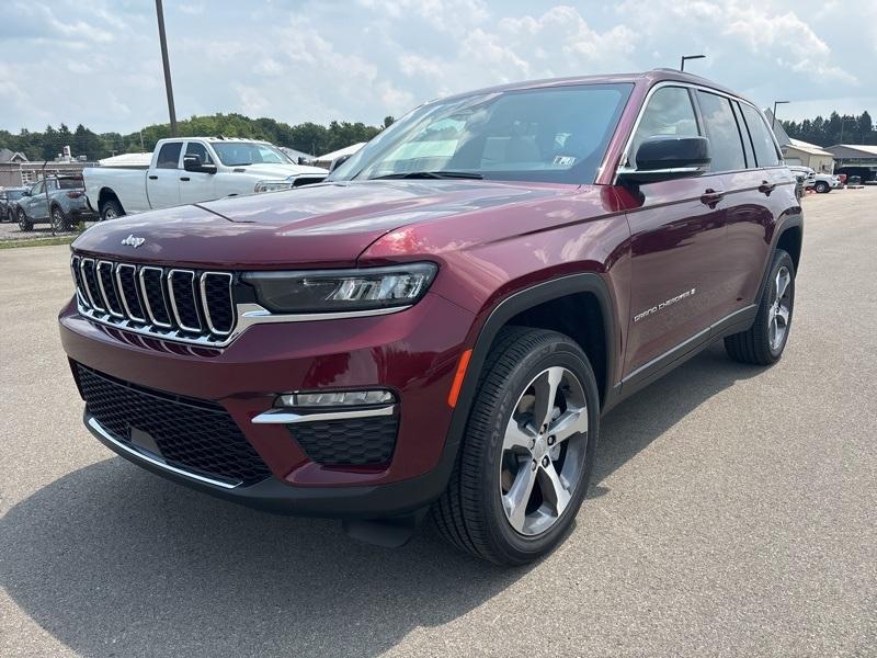 new 2024 Jeep Grand Cherokee car, priced at $45,112