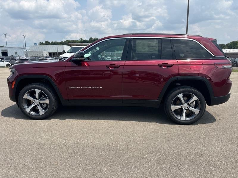 new 2024 Jeep Grand Cherokee car, priced at $45,112