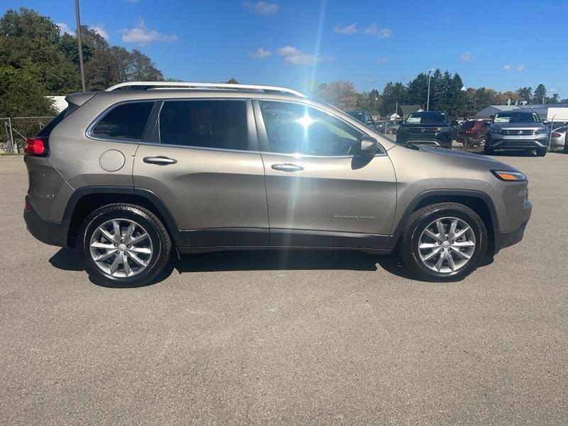 used 2018 Jeep Cherokee car, priced at $15,789